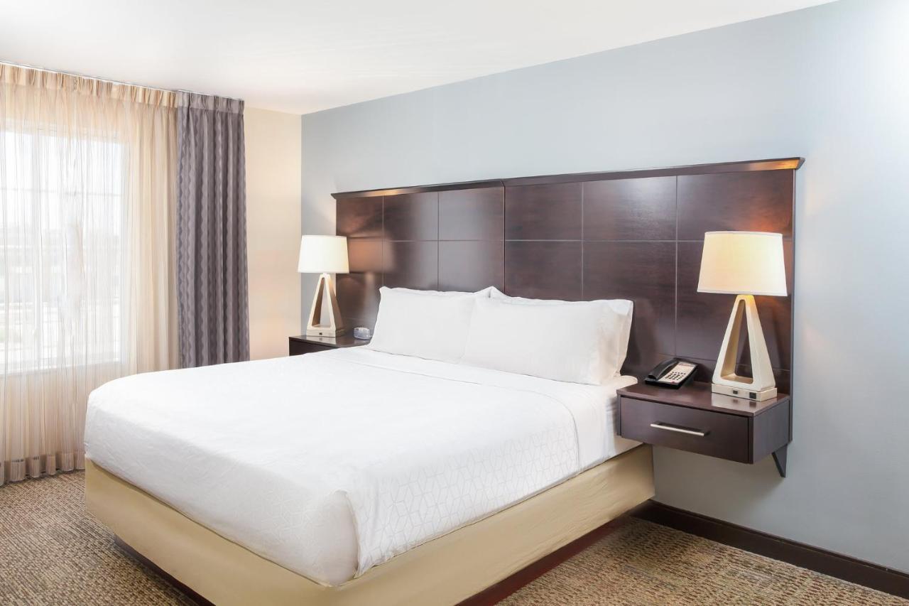 Staybridge Suites Denver - Central Park By Ihg Extérieur photo