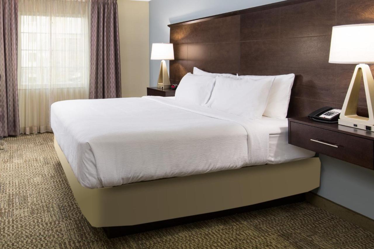 Staybridge Suites Denver - Central Park By Ihg Extérieur photo